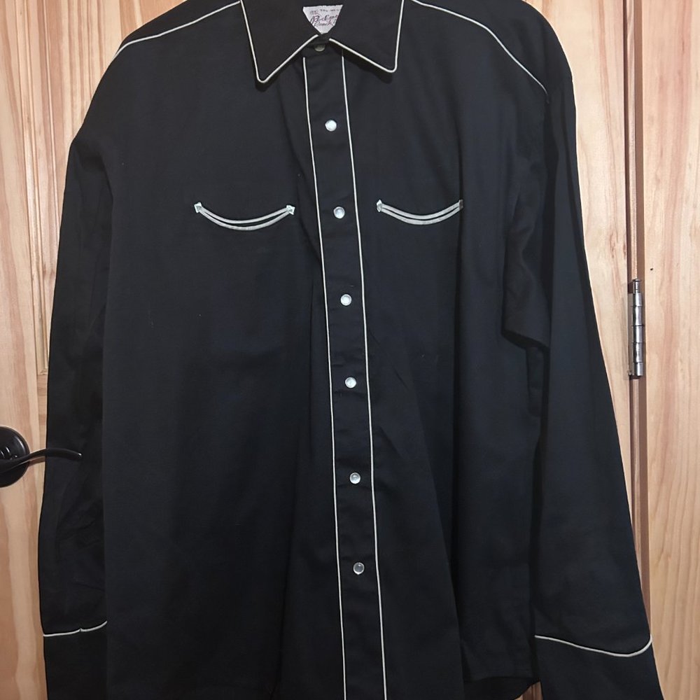 Rockland Ranch Wear western style with pearl buttons